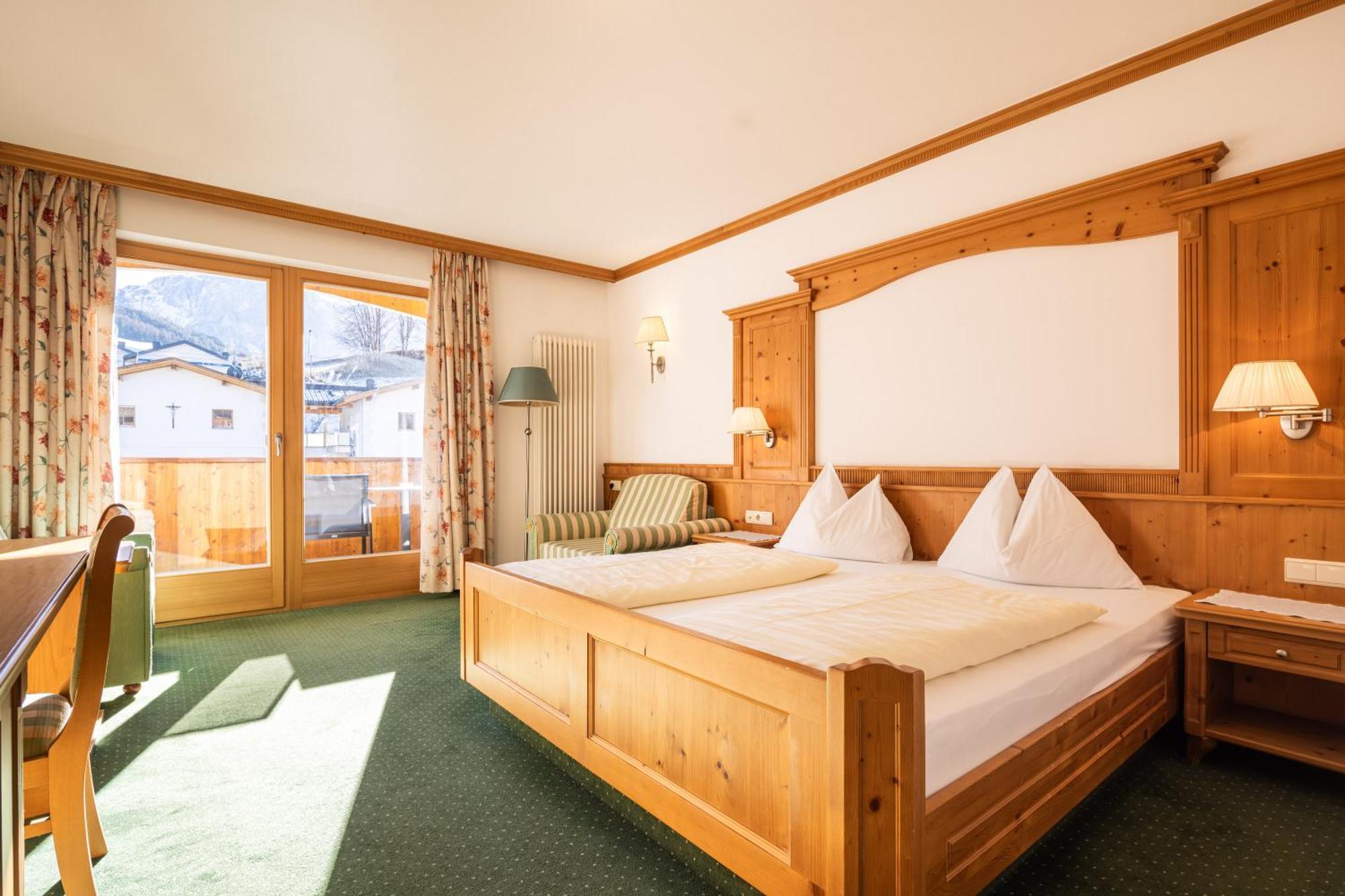 Hotel Sonnenhof กัสเตลรอตโต ภายนอก รูปภาพ