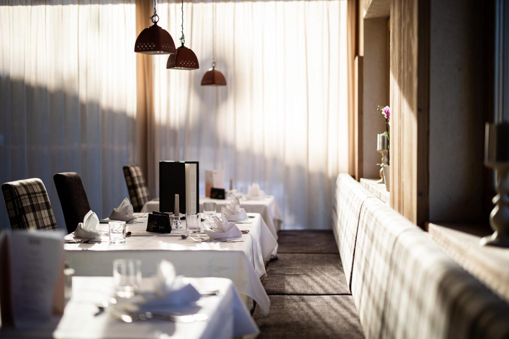 Hotel Sonnenhof กัสเตลรอตโต ภายนอก รูปภาพ